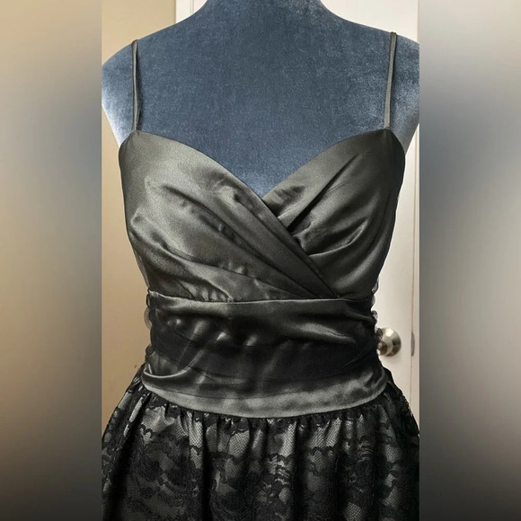 Intrigue Cocktail Party Black Lace Over Green Satin Dress Size 6 - Picture 5 of 13